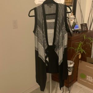 Banana republic beautiful black/grey and white cardigan size xs